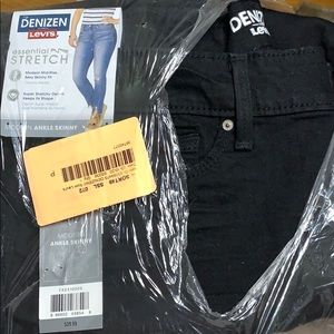 Women’s black stretch modern ankle skinny jeans